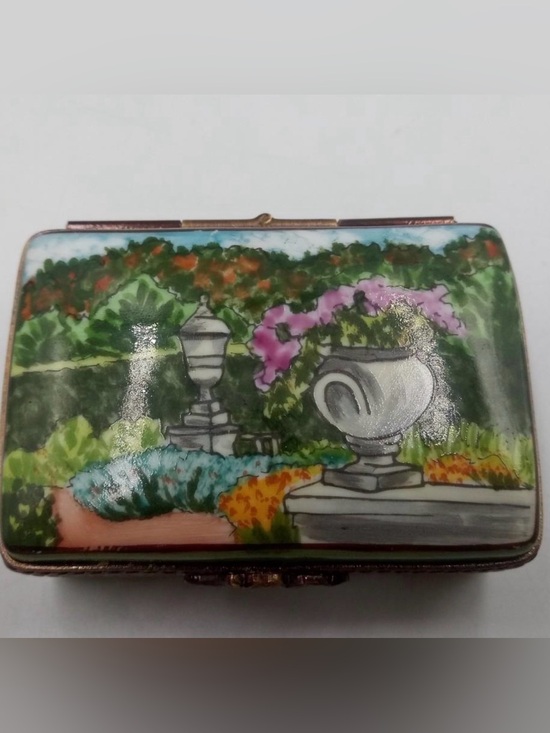 Limoges Other - Limoges trinket box- vintage
Chicago botanical gardens